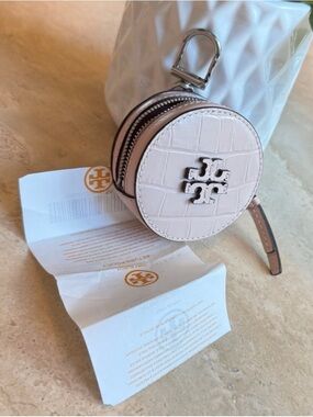 Tory Burch Round Croc-Embossed Coin Pouch in Pale Pink